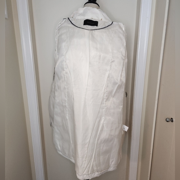 Tahari white stitched puffer coat - Picture 7 of 15
